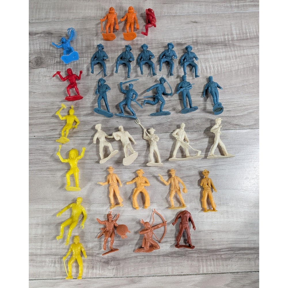 Vtg 1960's MARX Plastic Figures  ( Louis Marx & Co. ) LOT OF 31